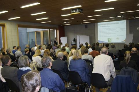 DIDAKTIKOFFENSIVE - Wenn 200 Dozierende die Schulbank drücken … 