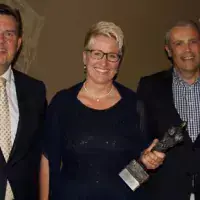 Eine KVLU-Studentin gewinnt den begehrten «Swiss Marketing Award» 2017 KV Luzern Berufsakademie