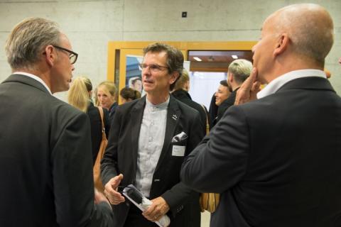 Ist Marktforschung professionelles Kaffeesatzlesen? KV Luzern Berufsakademie