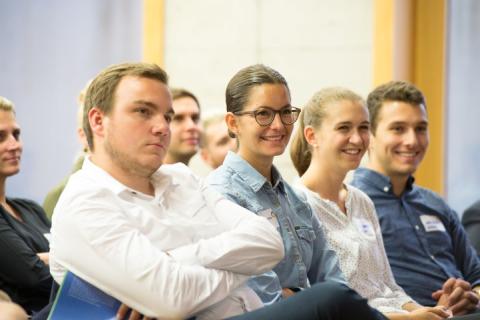 Ist Marktforschung professionelles Kaffeesatzlesen? KV Luzern Berufsakademie