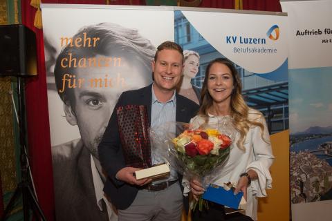 Diplome für 91 neue HFW-Führungskräfte 2017