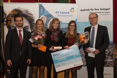Diplome für 91 neue HFW-Führungskräfte 2017