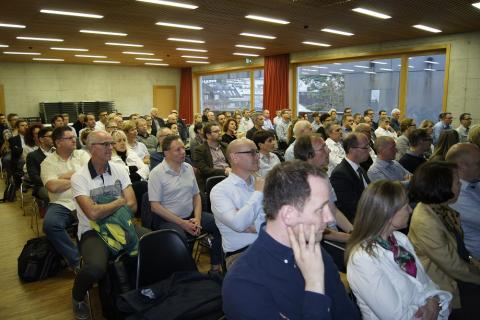 DIDAKTIKOFFENSIVE - Wenn 200 Dozierende die Schulbank drücken … 