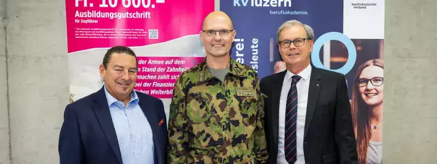 Kooperation: KV Luzern Berufsakademie und Schweizer Armee unterstützen Führungskräfte